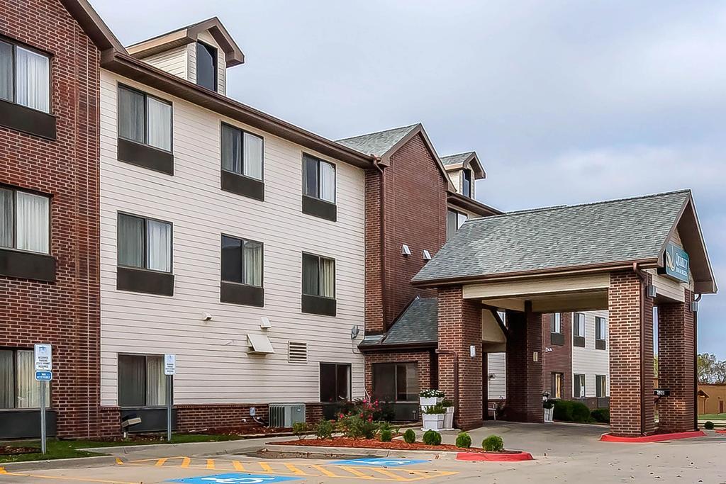 Comfort Inn & Suites Emporia Exterior foto