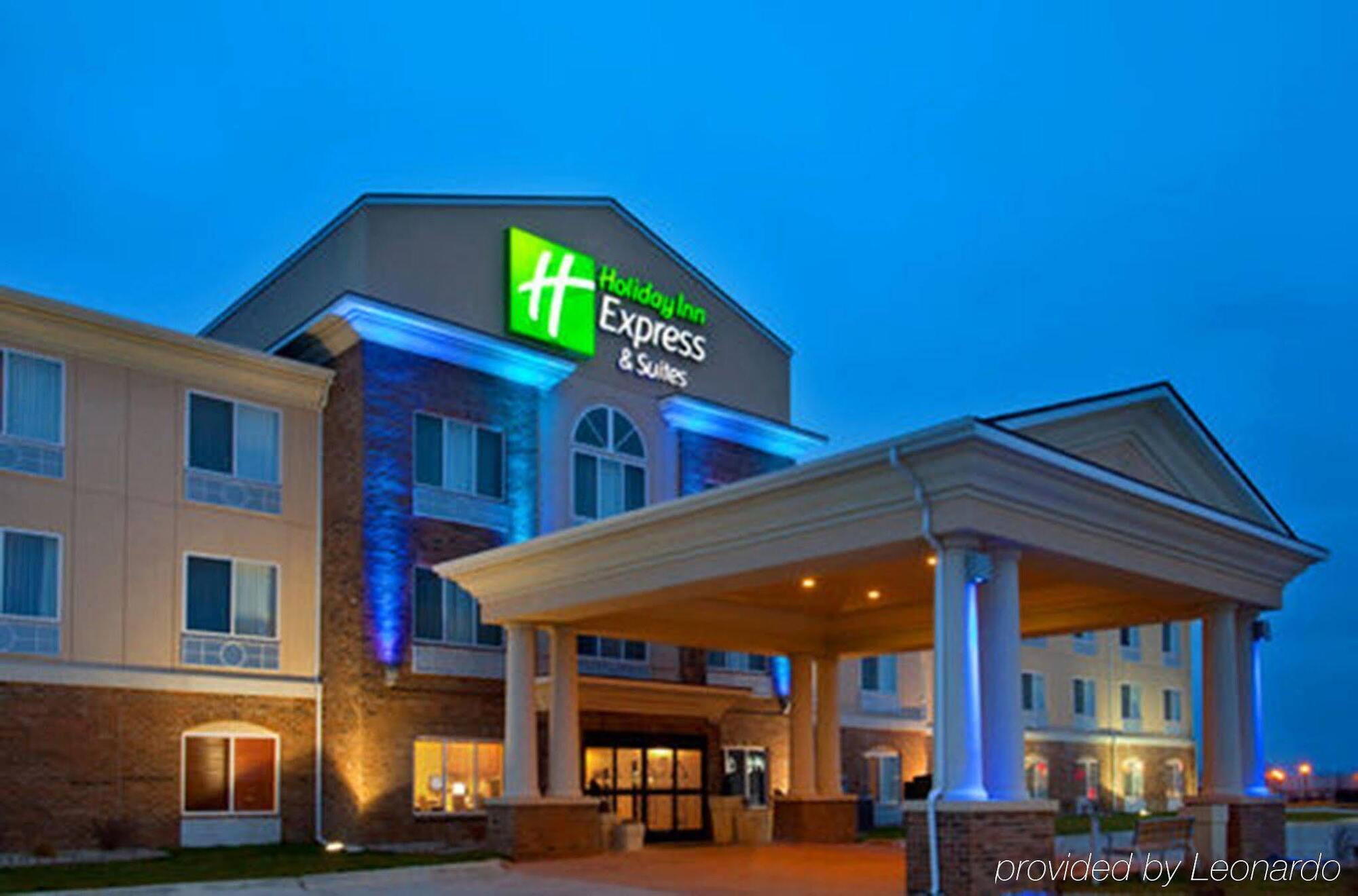 Comfort Inn & Suites Emporia Exterior foto
